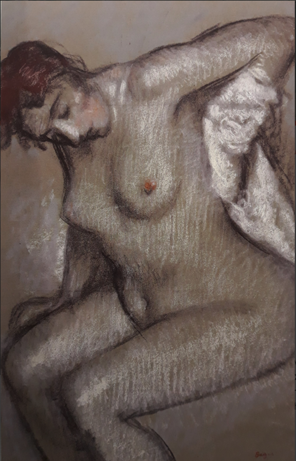 Femme nue s'essuyant le dos