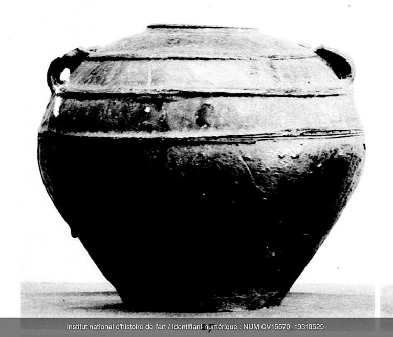 GV2331-Vase funéraire, de forme sphérique
