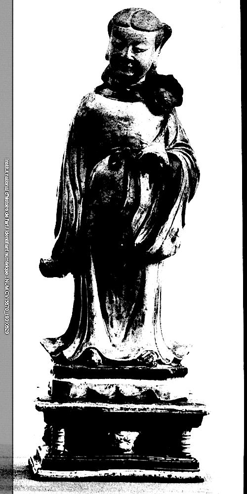 GV2337-Importante statuette, en biscuit émaillé bleu turquoise